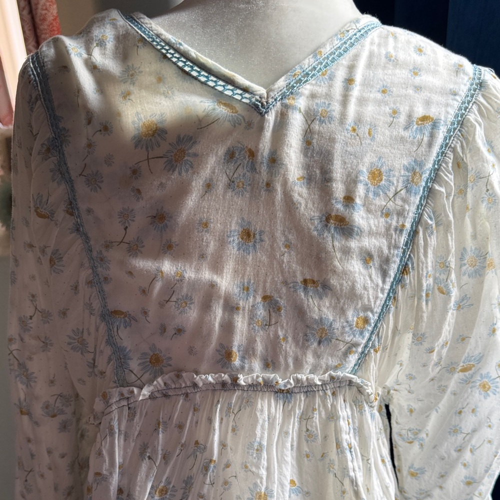 Free People Floral V-Neck Blouse - Cream and Light Blue - Picture 4 of 4